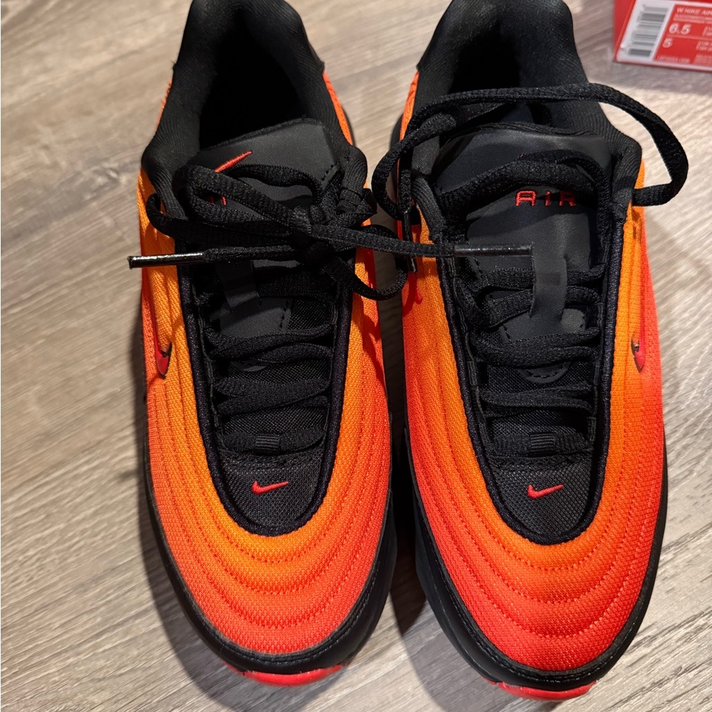 Nike Orange and Black air max portal - Picture 4 of 5